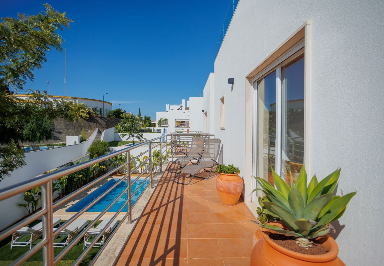 Villa em Albufeira - Villa Jute OCV - Piscina privada e garagem