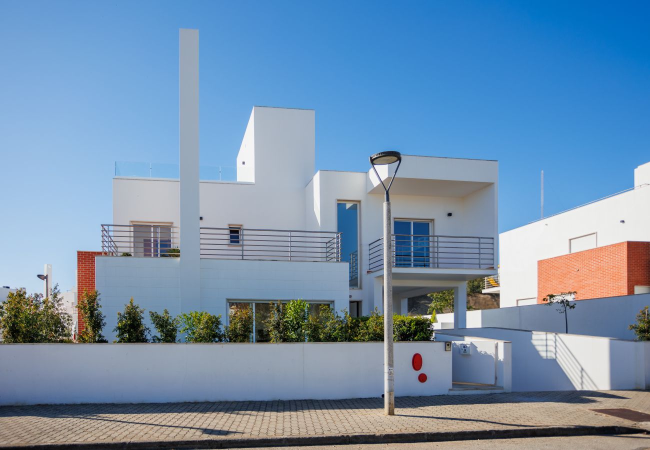 Villa em Albufeira - Villa Jute OCV - Piscina privada e garagem