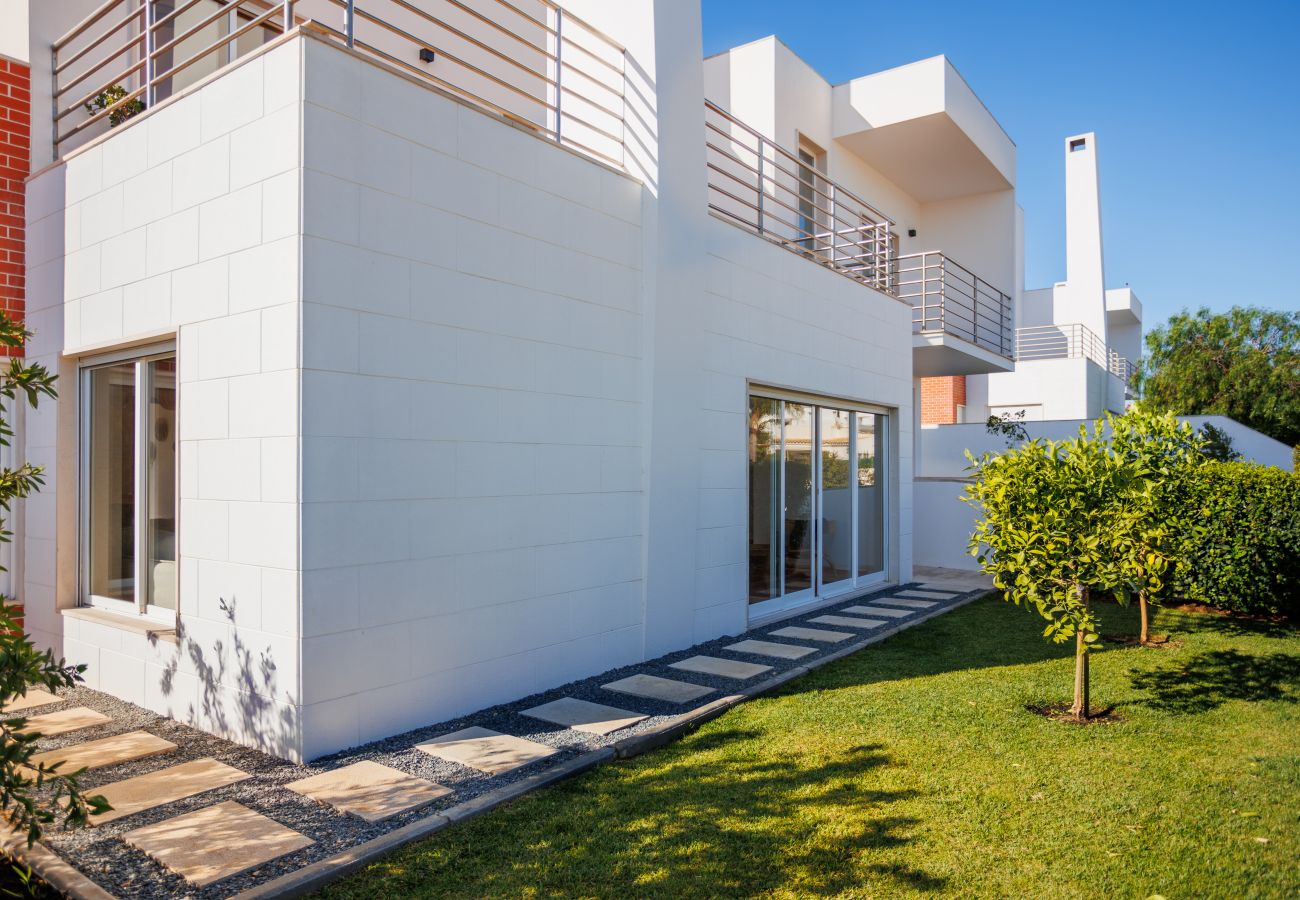 Villa em Albufeira - Villa Jute OCV - Piscina privada e garagem