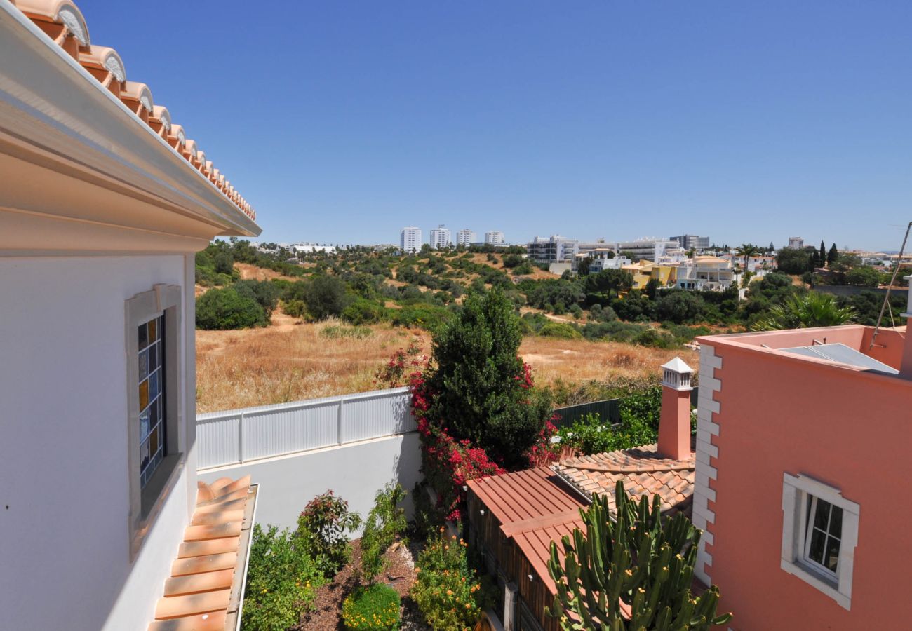 Villa em Albufeira - Villa Sunflower OCV - Jacuzzi Piscina privada e garagem