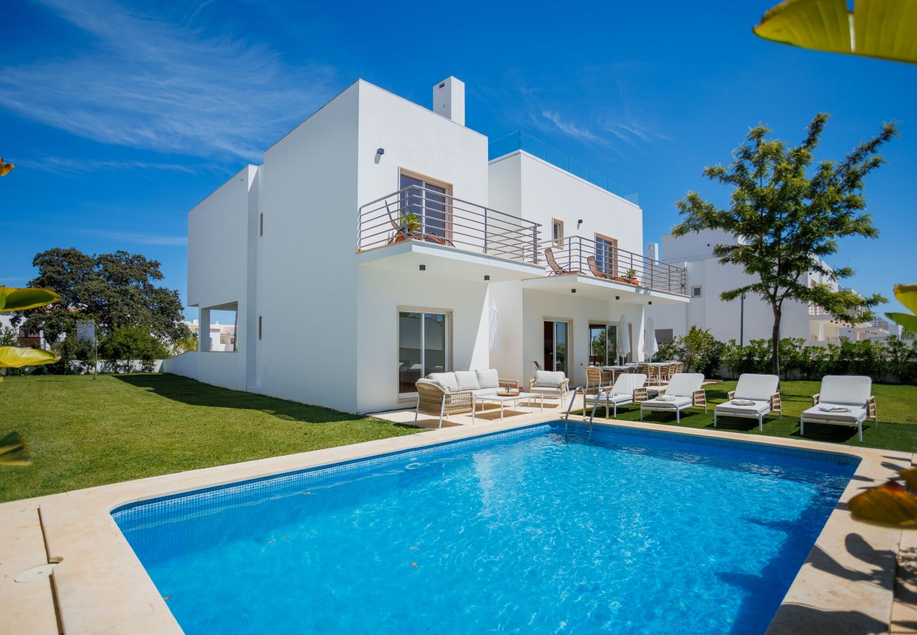 Villa in Albufeira - Villa Jute OCV - Private pool and garage