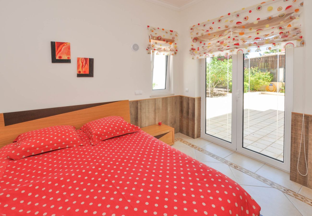 Villa in Albufeira - Villa Sunflower OCV - Pool & Jacuzzi