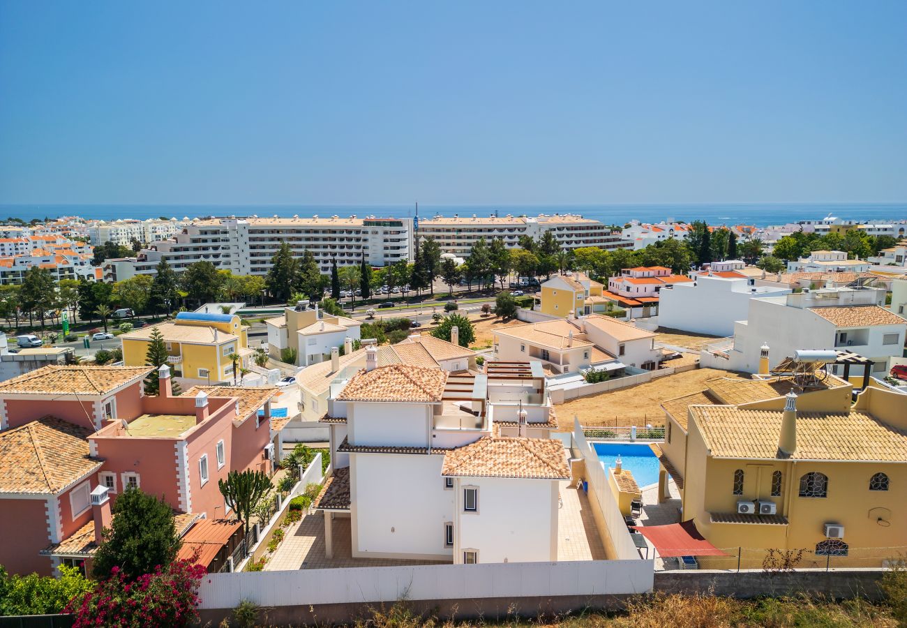 Villa in Albufeira - Villa Sunflower OCV - Pool & Jacuzzi